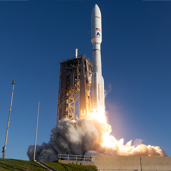 Contenido disponible en TV, laptop, tablet y móvil